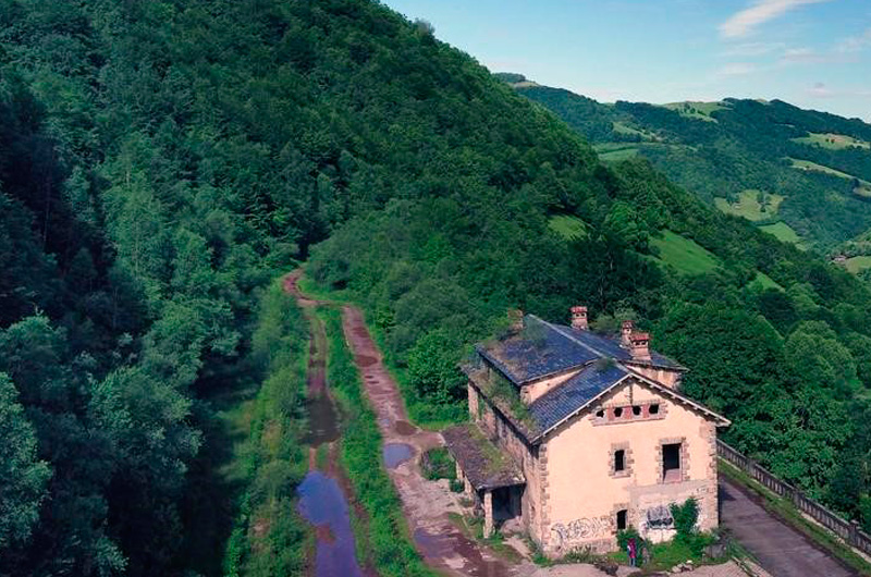 Primeros pasos de una nueva Va Verde en el entorno del tnel de La Engaa (Cantabria)