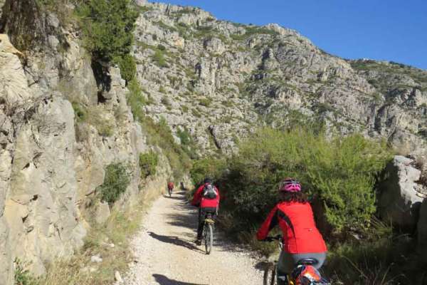 Rutas Pangea te propone Viajes en bicicleta por Vas Verdes