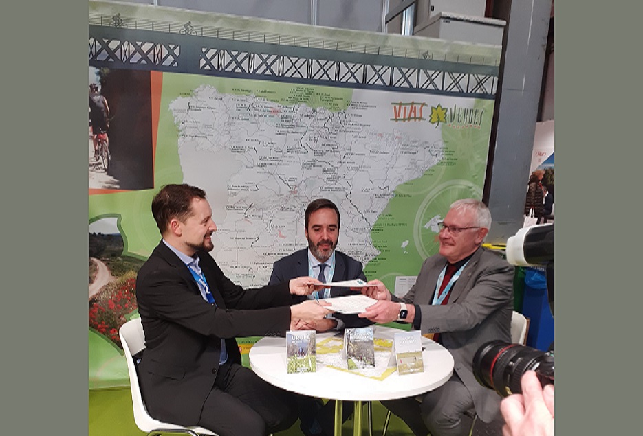 La Fundacin de los Ferrocarriles Espaoles y Basquetour mantienen su alianza en la promocin de las Vas Verdes de Euskadi