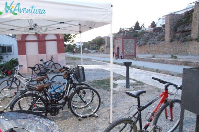 Bicicletas recicladas en la Va Verde de Almanzora (Almeria)
