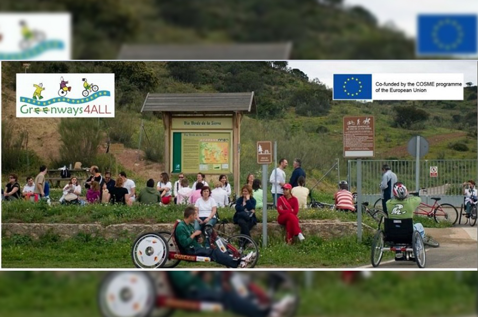 Blogueros, turoperadores y representantes de personas con discapacidad y de los mayores ponen a prueba la accesibilidad de la Va Verde de la Sierra y la Ecopista do Dao