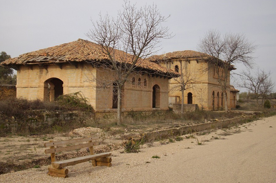 La estacin de Cretas, Teruel, recuperada como albergue turstico
